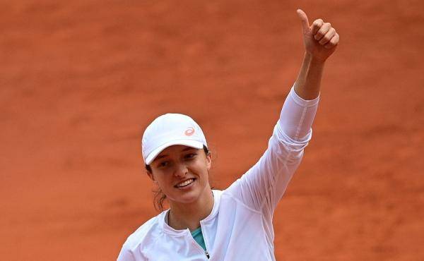  斯维亚泰克横扫群雄，波兰天骄首夺法网