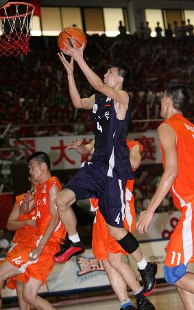  大学生篮球超级联赛，北大战胜清华夺冠