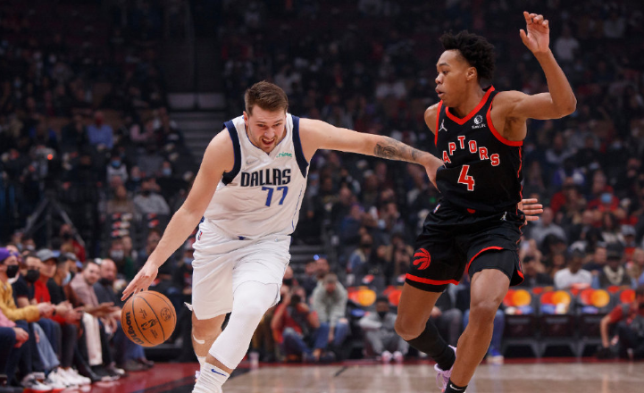  东契奇超神发挥独行侠轻取开拓者