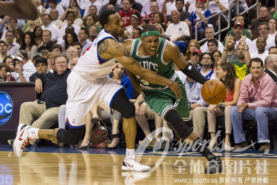  湖人加时苦战逆转击败凯尔特人