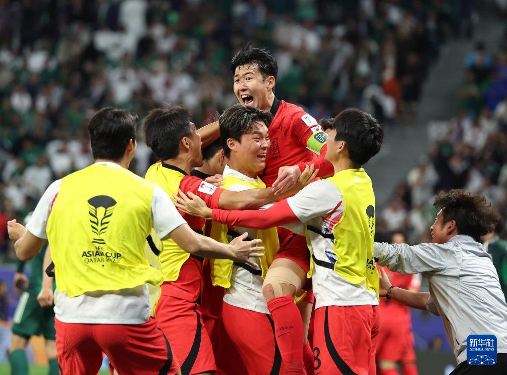  亚洲杯八强战，日本队加时淘汰韩国晋级