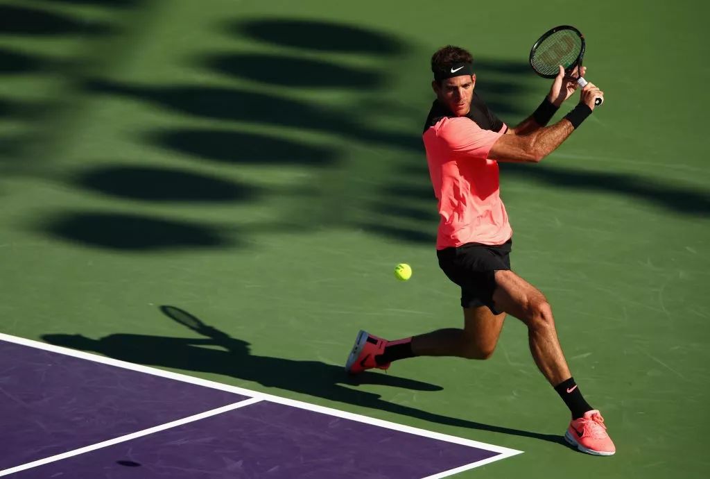 弗里茨发球上网,德尔雷海滩站打破冠军荒