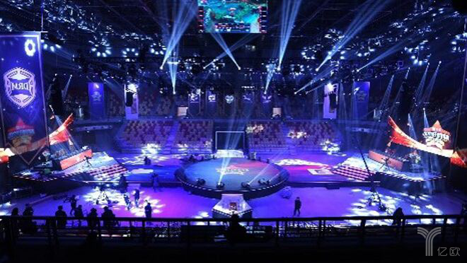  足球电竞跨界联动，虚拟竞技引爆新热度  