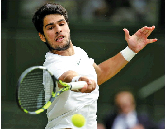  温网决赛巅峰对决，阿尔卡拉斯险胜夺冠